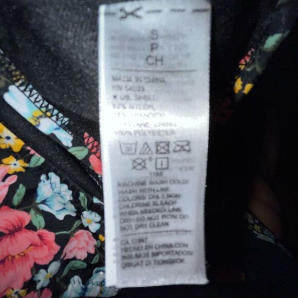 Old Navy bikini black top with floral bottom Sm bottom Med top - Picture 6 of 10